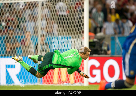 Rio De Janeiro, Brasilien. 13. Juli 2014. Manuel Neuer (GER) Fußball: FIFA World Cup Brasilien 2014 Finale match zwischen Deutschland und Argentinien 1-0 im Maracana-Stadion in Rio De Janeiro, Brasilien. Bildnachweis: Maurizio Borsari/AFLO/Alamy Live-Nachrichten Stockfoto