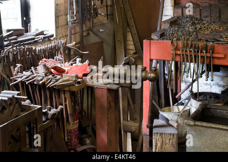 In der Schmiede Werkstatt. Stoke Bruerne, Northamptonshire, England Stockfoto