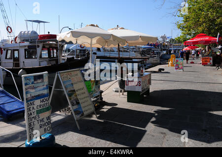 Boote im Hafen von Mandraki, Rhodos, Griechenland Stockfoto