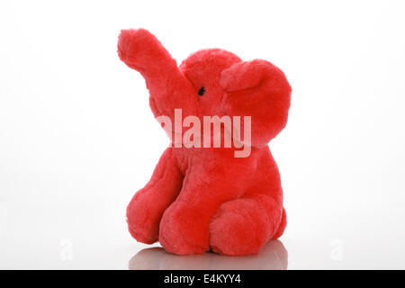 eine rote gefüllte Elefanten Spielzeug Bär Stockfoto