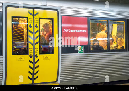 Brisbane Australien, Hauptbahnhof, öffentlicher Nahverkehr Bahnhof, Bahn, Zug, Fahrer, Pendler, Passagiere Passagiere Fahrer, Passagierkabine Stockfoto