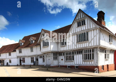 Das Corpus Christi Rathaus, Marktplatz, Lavenham Dorf, Suffolk County, England, Großbritannien. Im 16. Jahrhundert erbaut. Stockfoto