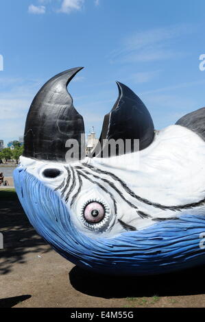 15 METER FIBERGLAS TOTEN PAPAGEI, MONTY PYTHON ZU FÖRDERN ZEIGT BEI DER 02. Stockfoto