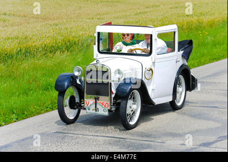 Öffentlichen Kundgebung organisiert vom bayrischen Stadt Landsberg für mindestens 80 Jahre alten Oldtimer. Stockfoto