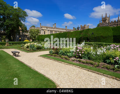 Sudeley Castle, Gloucestershire. Das Queens Garden. Stockfoto