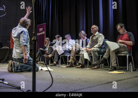 Aufzeichnung von BBC Radio 4 'The Missing Hancocks"Darsteller Kevin McNally. BBC Broadcasting House, Radio Theater, Frühjahr 2014, Stockfoto