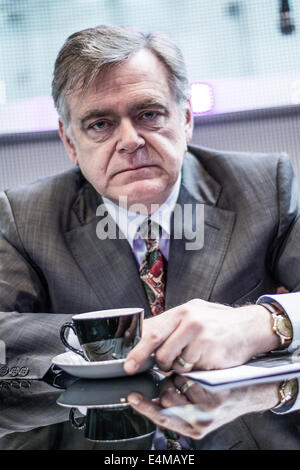 Aufzeichnung von BBC Radio 4 'The Missing Hancocks"Darsteller Kevin McNally. BBC Broadcasting House, Radio Theater, Frühjahr 2014, Stockfoto