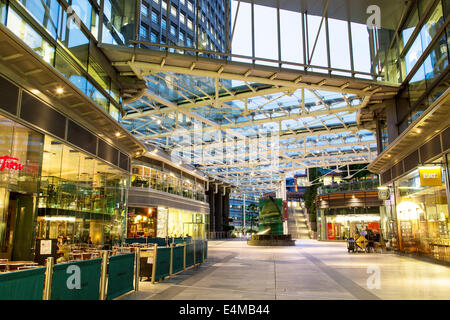 Kardinal Place Einkaufszentrum Victoria London UK Stockfoto