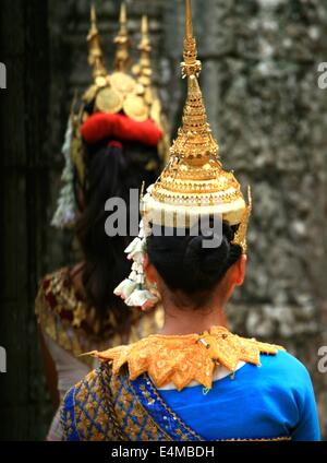 Junge Mädchen gekleidet als Apsaras für ein Tanz Festival in Kambodscha, Angkor Wat, Siem Riep Stockfoto