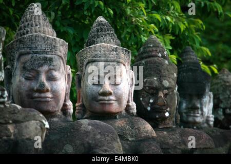 Schnitzereien in Angkor Wat, ein UNESCO-Weltkulturerbe in der Nähe von Siem Reap, Kambodscha Stockfoto