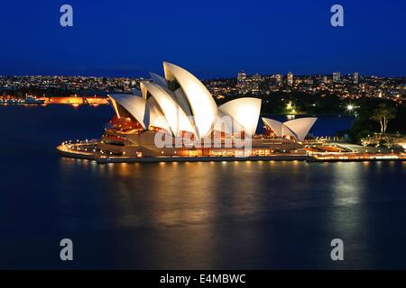 Sydney Opera House in Sydney, Australien in der Nacht Stockfoto
