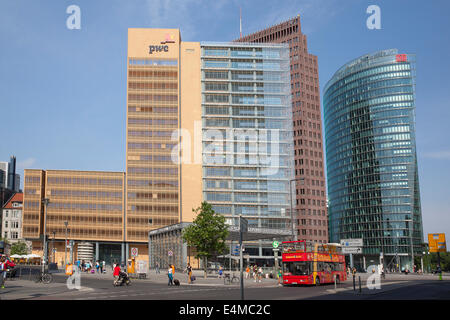 Deutschland, Berlin, Mitte, Potsdamer Platz, modernen Bürogebäuden. Stockfoto