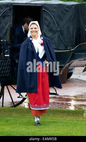 Borgholm, 14.07.2014 Kronprinzessin Victoria Feier des 37. Geburtstag von Kronprinzessin Victoria von Schweden im Stadion von Borgholm RPE/Albert Nieboer / / /dpa - kein Draht-Dienst- Stockfoto