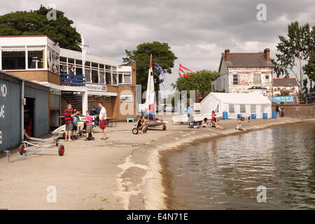 Birmingham betreibt die Midland-Segel-Club auf den Gewässern von Edgbaston Reservoir in der Innenstadt Birmingham UK Stockfoto