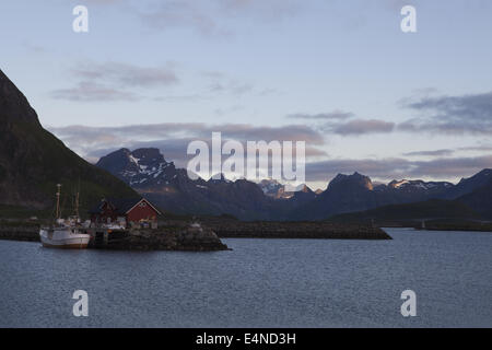 Fischkutter in Ramberg, Norwegen Stockfoto