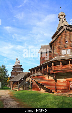 Aging-orthodoxe Kapelle im Dorf Stockfoto