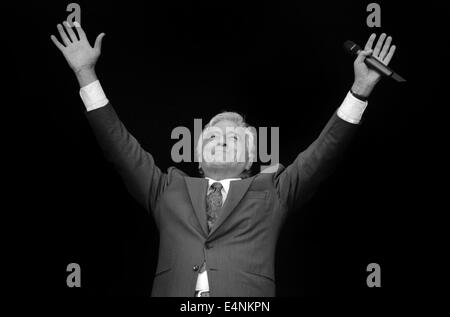 Tony Bennett auf der Pyramide Bühne, Glastonbury Festival 1998 Stockfoto