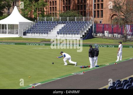 Kelvingrove Lawn Bowls Center, Glasgow, Schottland, Großbritannien, Dienstag, 15th. Juli 2014. Mit 8 Tagen bis zur Eröffnungszeremonie der Commonwealth Games 2014 nutzen die Teams die Spielstätten für das Training mit Mitgliedern des Teams Indien, die hier zu sehen sind Stockfoto