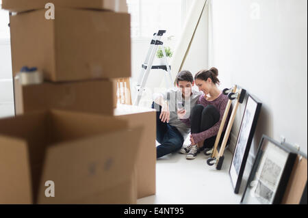 Paar im neuen Zuhause Stockfoto