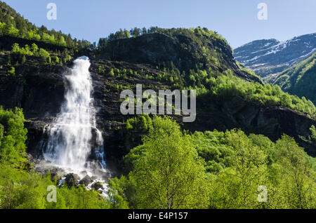 Wasserfall, Fortundalen (Fortunsdalen), Sogn Og Fjordane Fylke, Norwegen Stockfoto