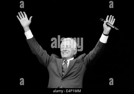 Tony Bennett auf der Pyramide Bühne, Glastonbury Festival 1998 Stockfoto