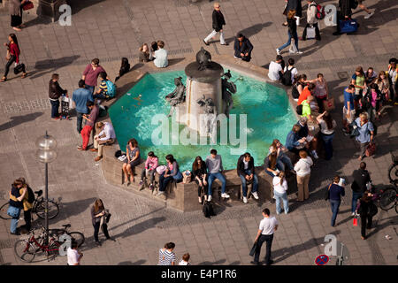 Brunnen Sie, Fischbrunnen am Marienplatz-Platz, München, Bayern, Deutschland Stockfoto