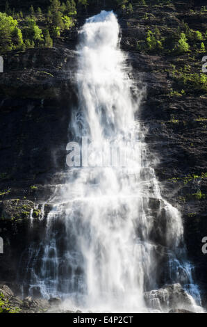 Wasserfall, Fortundalen (Fortunsdalen), Glanz, Sogn Og Fjordane Fylke, Norwegen, Stockfoto