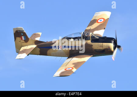 North American AT - 28D Fennec (t-28 Trojan) in französische Luftwaffe Markierungen anzeigen in Duxford Airshow 2012 Stockfoto