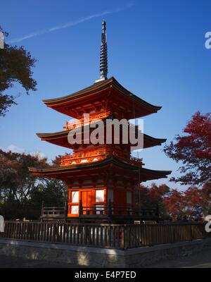 Dreistöckige Pagode am Taisan-Ji in der Nähe von Kiyomizu-Dera in Kyoto, Japan Stockfoto