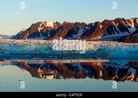 Spitzbergen, Landschaft Mit Wolkenstimmung Stockfoto