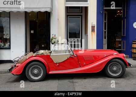 Red Morgan Roadster Oldtimer mit oben offenen in Oban, Argyll, Schottland, Großbritannien Stockfoto