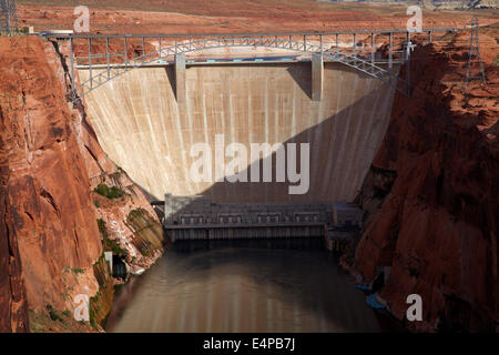 Glen-Schlucht-Verdammung über Colorado River in der Nähe von Page, Arizona, USA Stockfoto