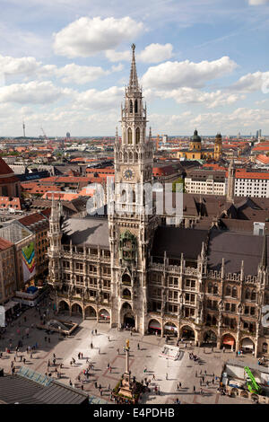 St. Marien-Säule und das neue Rathaus am Marienplatz, München, Upper Bavaria, Bayern, Deutschland Stockfoto