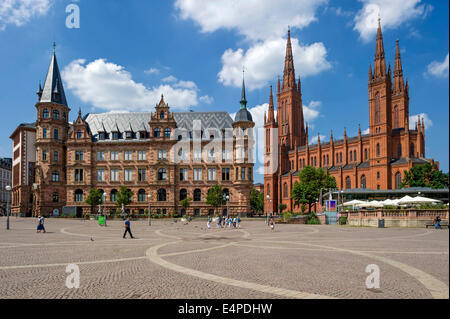 Neues Rathaus, neugotische Marktkirche Kirche, Marktplatz quadratisch, Wiesbaden, Hessen, Deutschland Stockfoto