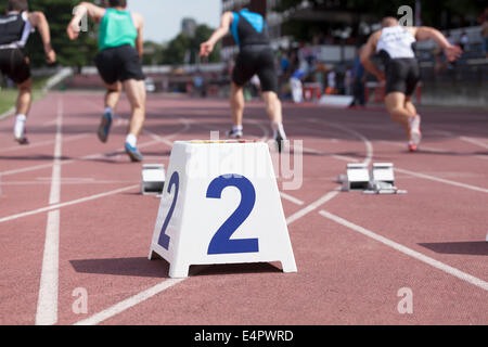 Athleten Start eines Rennens Stockfoto