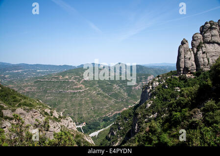 Montserrat ist ein Multi-spitzer Berg in Spanien wo befindet sich die Benediktiner-Abtei mit der schwarzen Madonna Stockfoto