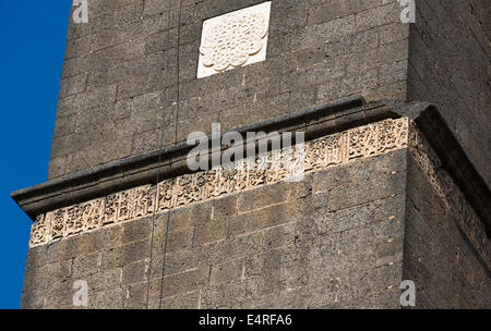 Detail der Inschrift auf Minarett, große Moschee, Diyarbakir, Anatolien, Türkei Stockfoto