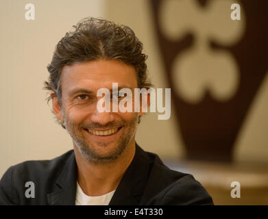 Deutscher Tenor Jonas Kaufmann besucht eine Pressekonferenz vor dem internationalen Musik Festival Cesky Krumlov in Prag, Tschechische Republik, auf Mittwoch, 16. Juli 2014. (CTK Foto/Michal Krumphanzl) Stockfoto