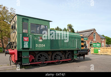 Historischer Zug auf dem Display an der Havenstreet Station der Isle Of Wight Steam Eisenbahnlinie, South East England.  Historische Stockfoto