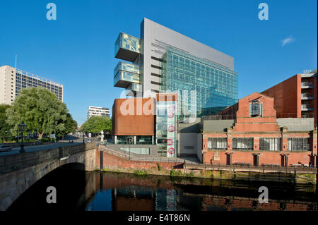 Das Volk Geschichtsmuseum vor Manchester Civil Justizzentrum in der Bridge Street in Manchester an einem sonnigen Tag. Stockfoto