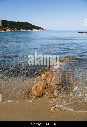 Wunderschönen kristallklaren Chalkidiki Meer am Heiligen Berg Athos Stockfoto