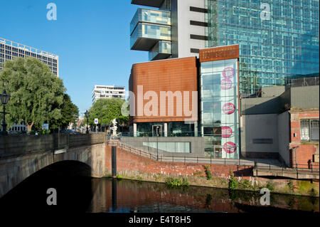 Das Volk Geschichtsmuseum vor Manchester Civil Justizzentrum in der Bridge Street in Manchester an einem sonnigen Tag. Stockfoto