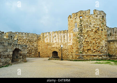 Stadtmauer von Old Town, Rhodos Stadt, Rhodos, Dodekanes, Ägäis sehen, Griechenland, Europa Stockfoto