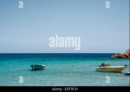 Zwei Boote auf dem Mittelmeer Stockfoto