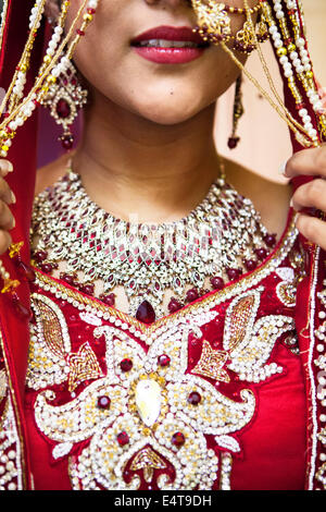 Nahaufnahme der Hindu-Frau immer bereit für Hochzeit, Toronto, Ontario, Kanada Stockfoto