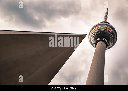 Der berühmte Fernsehturm in Berlin, Deutschland Stockfoto