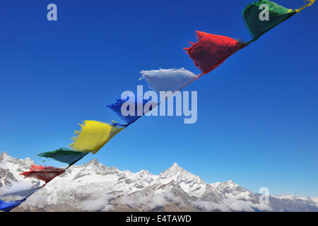 Tibetische Gebetsfahnen, Gornergrat, Zermatt, Alpen, Wallis, Schweiz Stockfoto