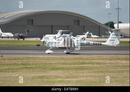 Diamond Aircraft Industries Diamond HK-36 E Star, Hybrid Flugzeuge auf der Farnborough Airshow 2014 Stockfoto