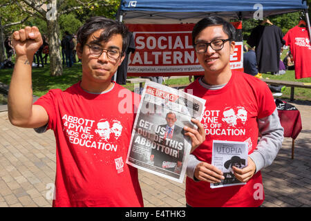 Melbourne Australien,Carlton,Parkville,University of Melbourne,Campus,Schule,South Lawn,Studenten Asian man men Male,NUS,National Union of Stude Stockfoto