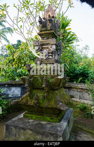 Bali, Indonesien.   Schrein, ein Vorfahre in einem hinduistischen Balinesen Dorf Familie Verbindung. Stockfoto